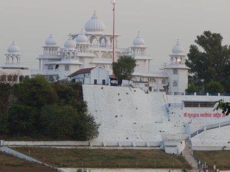 11. गुरुद्वारा ग्वारीघाट साहिब (Gurudwara Gwari Ghat Sahib) - जबलपुर तीर्थ स्थल