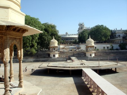 3. मोती महल (Moti Mahal) - gwalior m ghumne ki jagah