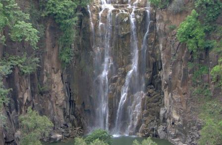 9. पाताल पानी झरना (Patal Pani Waterfall) - madhya pradesh ghumne ki jagah